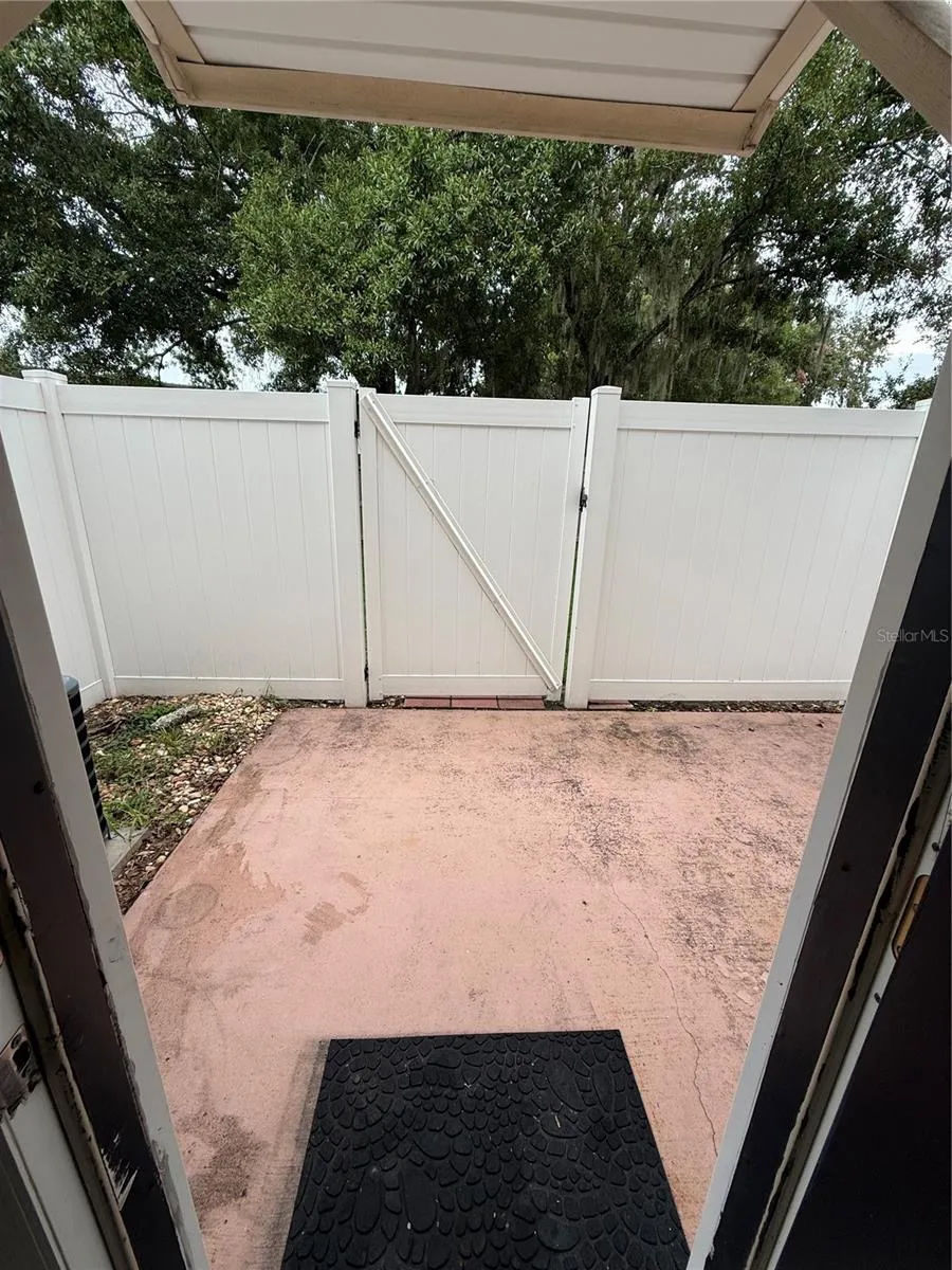 2302 MAKI ROAD #40 Plant City, FL 33563