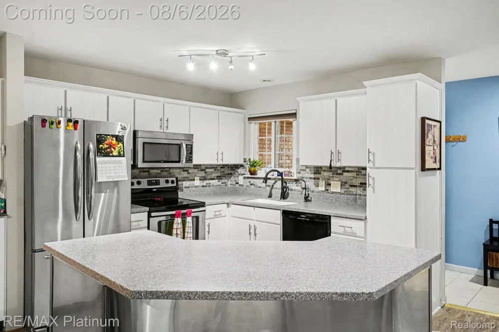 10404 FAWN RIDGE TRAIL Hartland Township, MI 48353