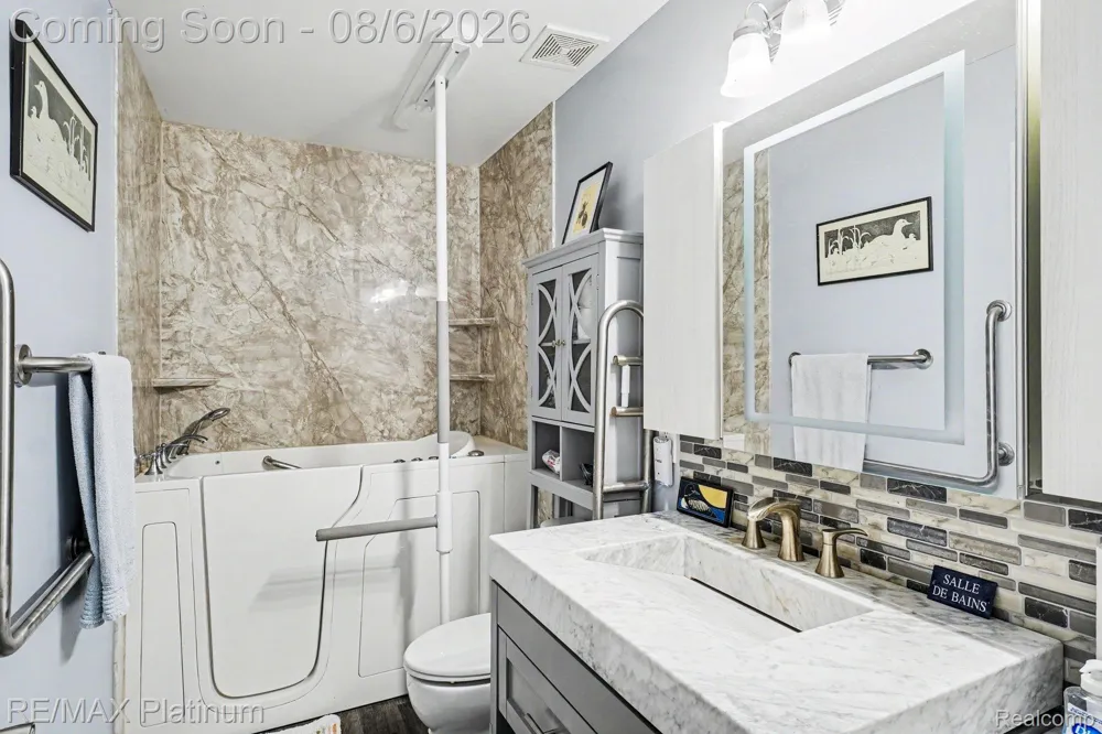 10404 FAWN RIDGE TRAIL Hartland Township, MI 48353