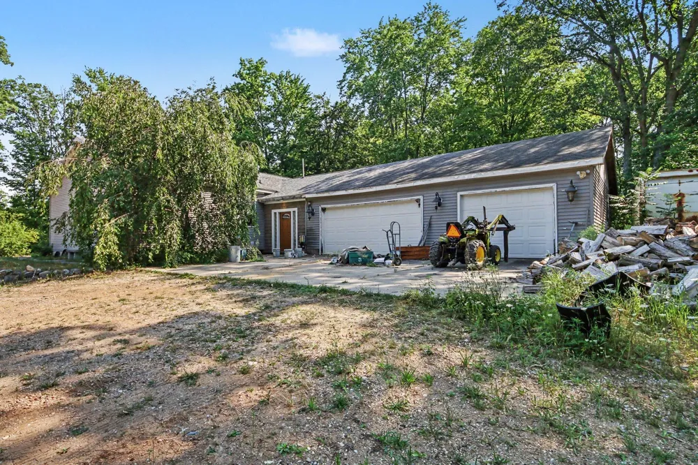 6266 E Hungerford Lake Drive Norwich Township, MI 49307