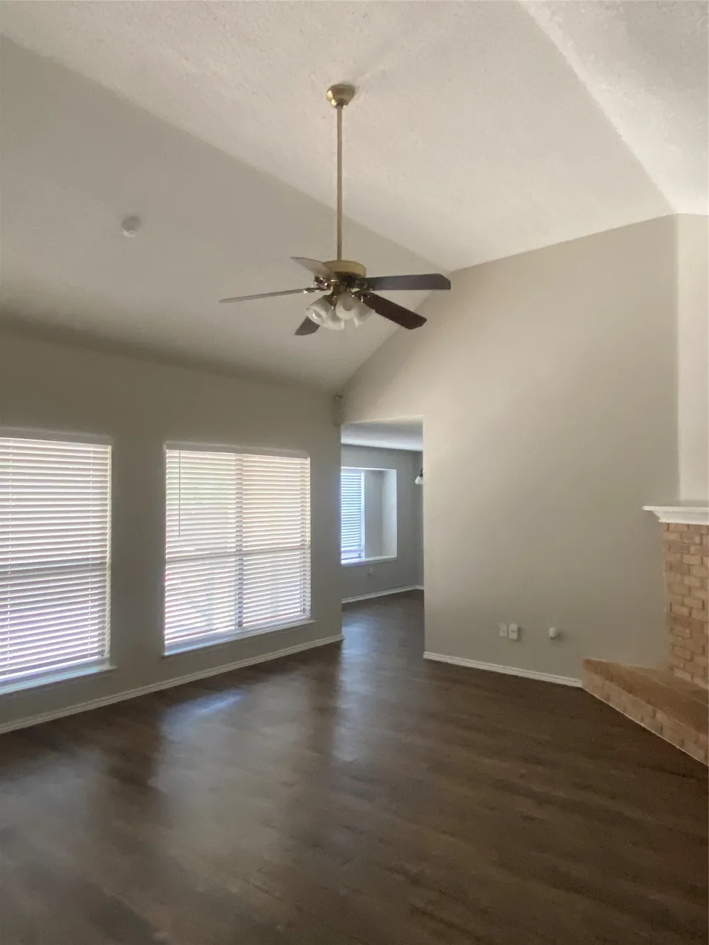 825 Springfield Drive Cedar Hill, TX 75104