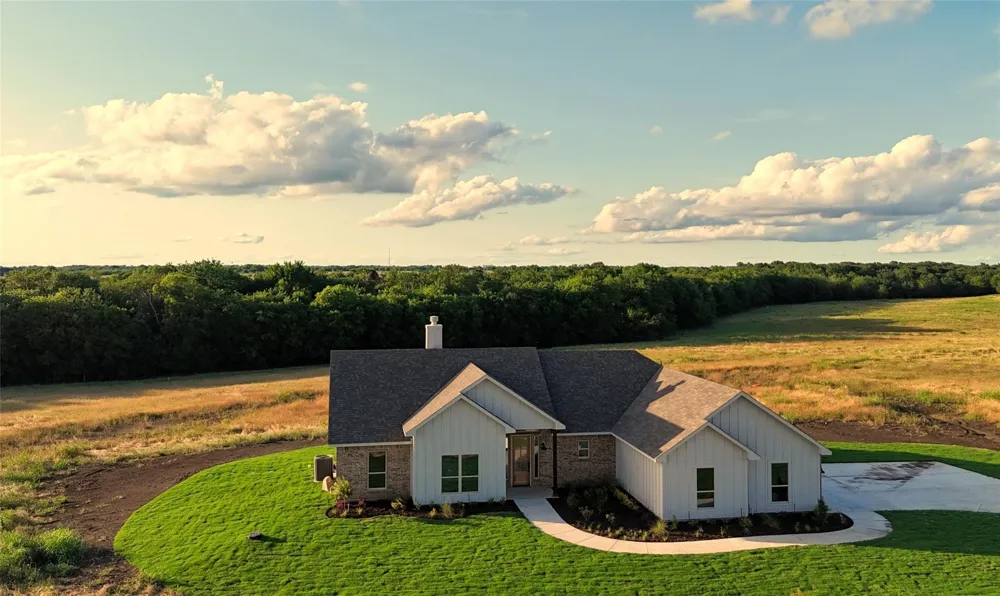 1026 CR 1610 Lone Oak, TX 75453