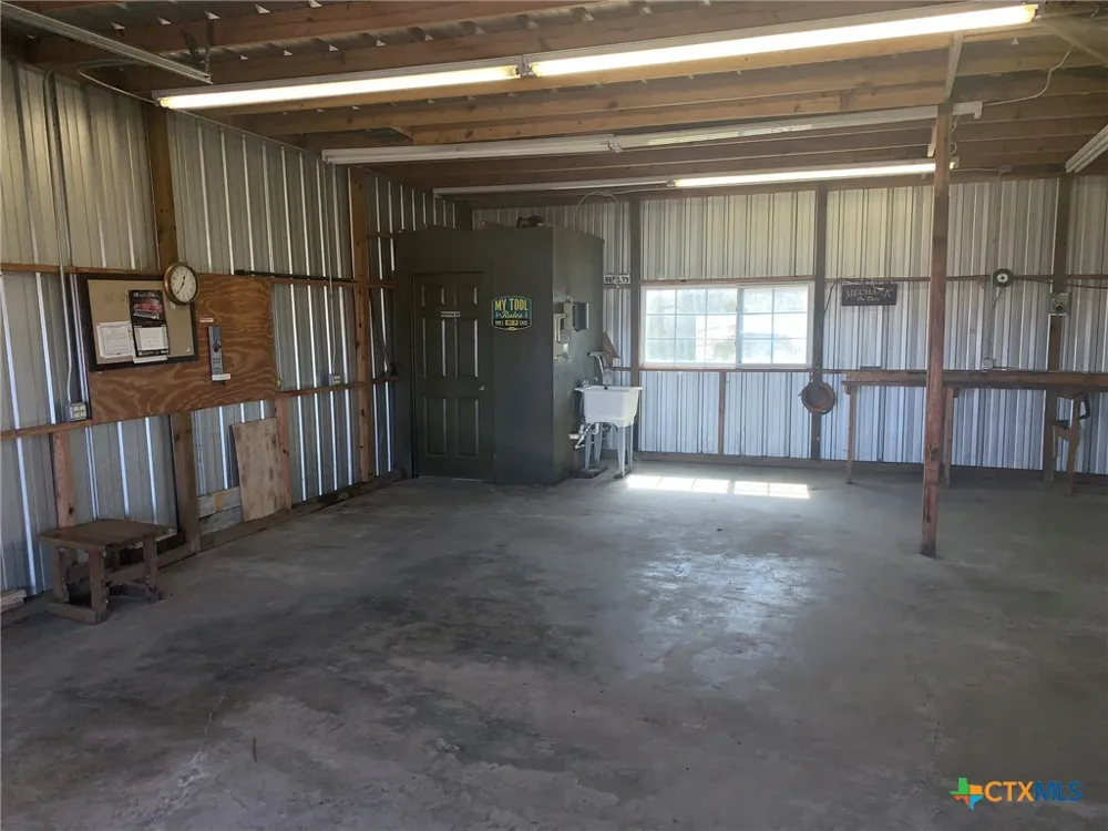 10704 State Highway 185 Victoria, TX 77905