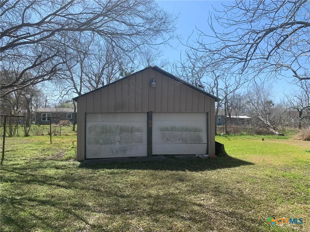 10704 State Highway 185 Victoria, TX 77905