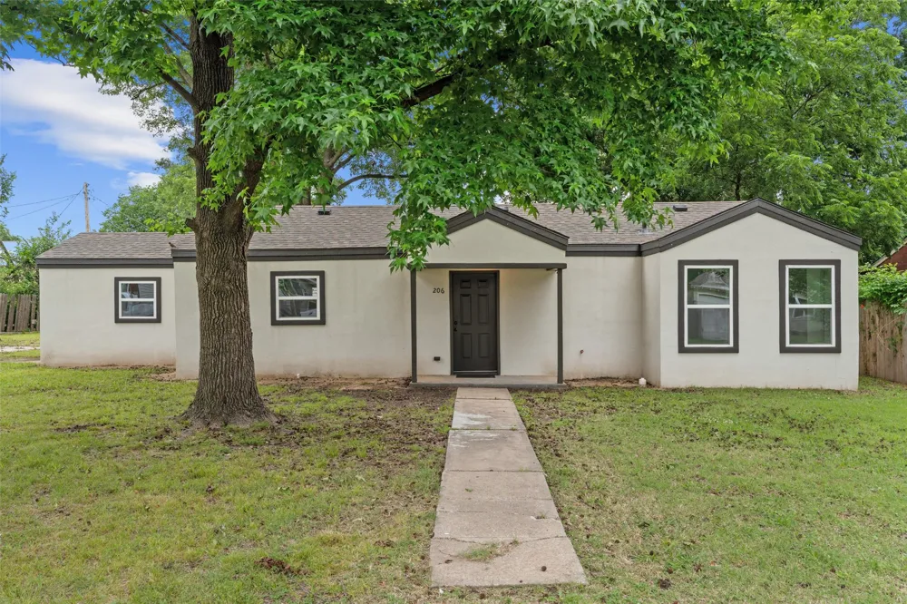 206 S Shawnee Avenue Dewey, OK 74029
