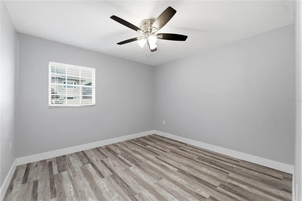 2607 W CREST AVENUE Tampa, FL 33614