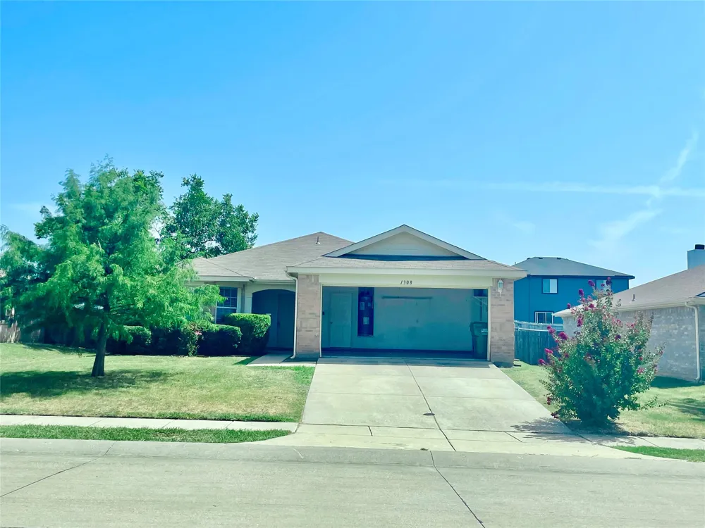 1308 Wenatchee Drive Krum, TX 76249