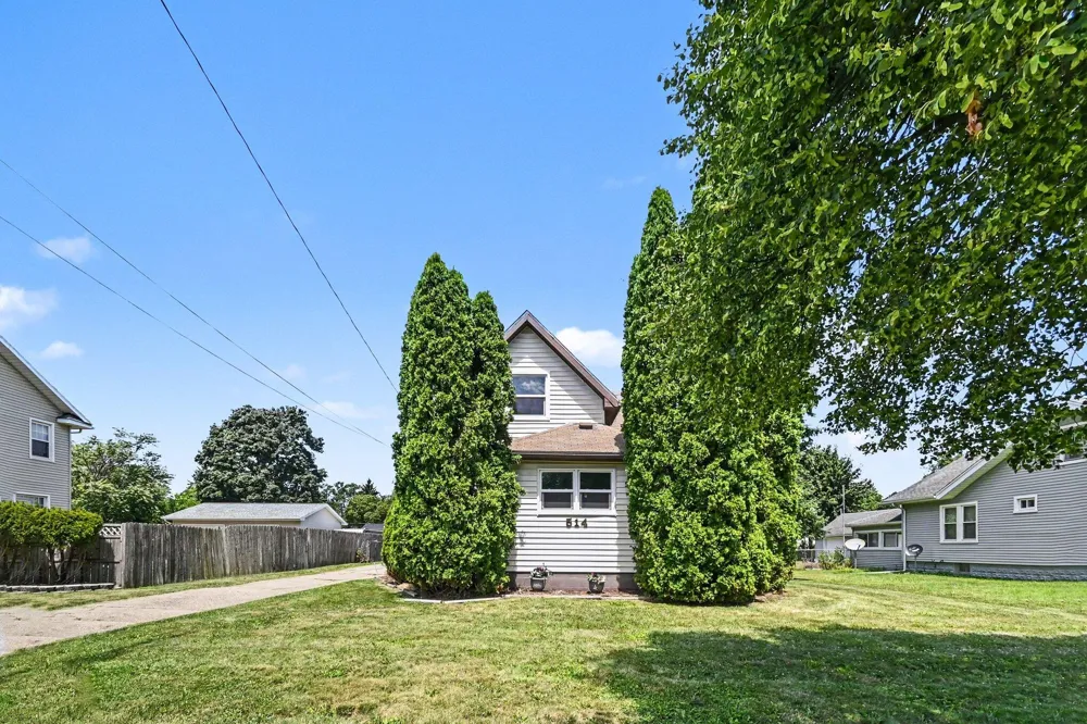514 Saint Clair Avenue Jackson, MI 49202