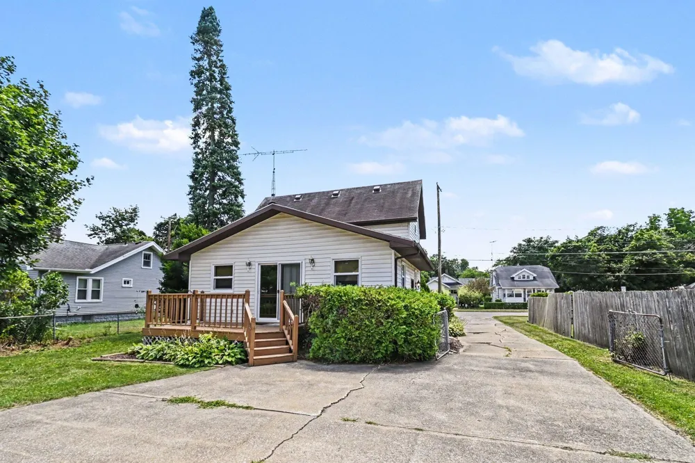 514 Saint Clair Avenue Jackson, MI 49202