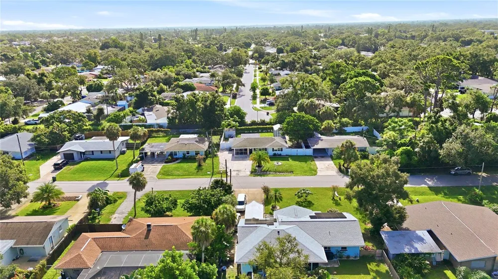 6103 CARLTON AVENUE Sarasota, FL 34231