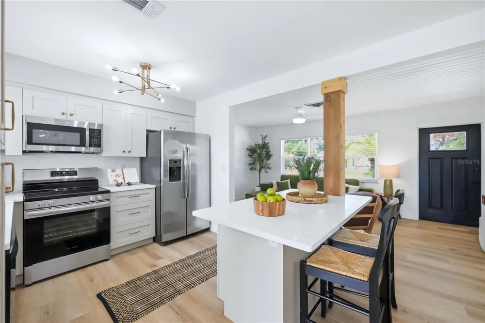 6103 CARLTON AVENUE Sarasota, FL 34231