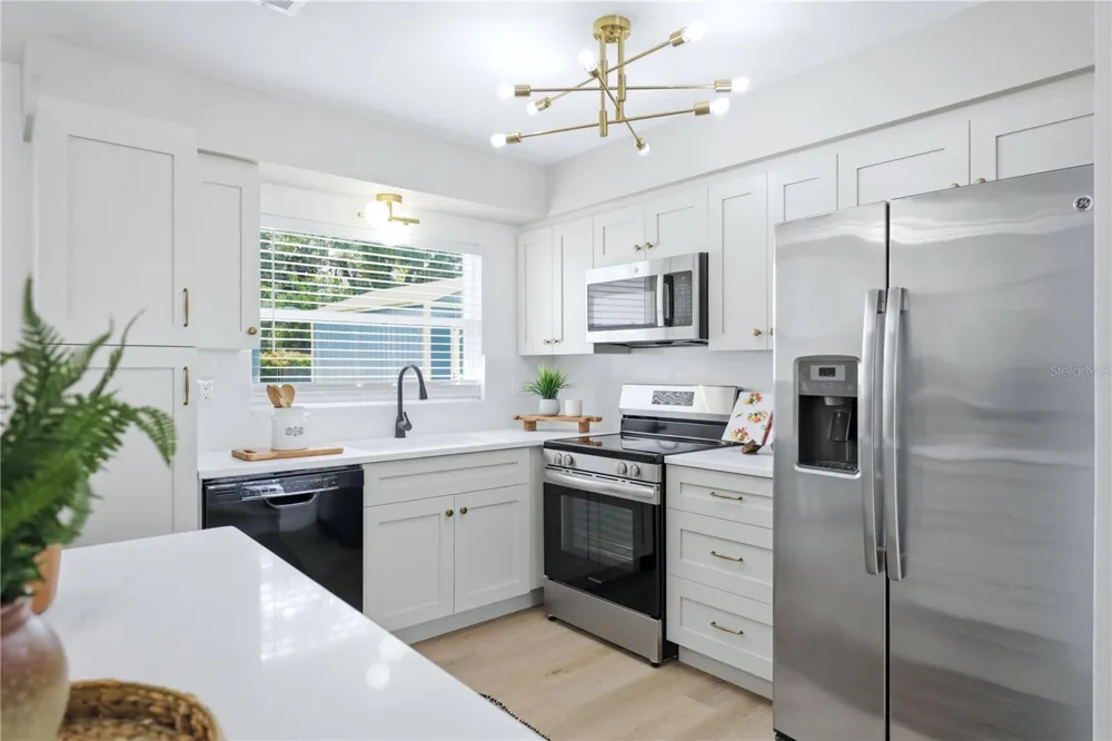 6103 CARLTON AVENUE Sarasota, FL 34231