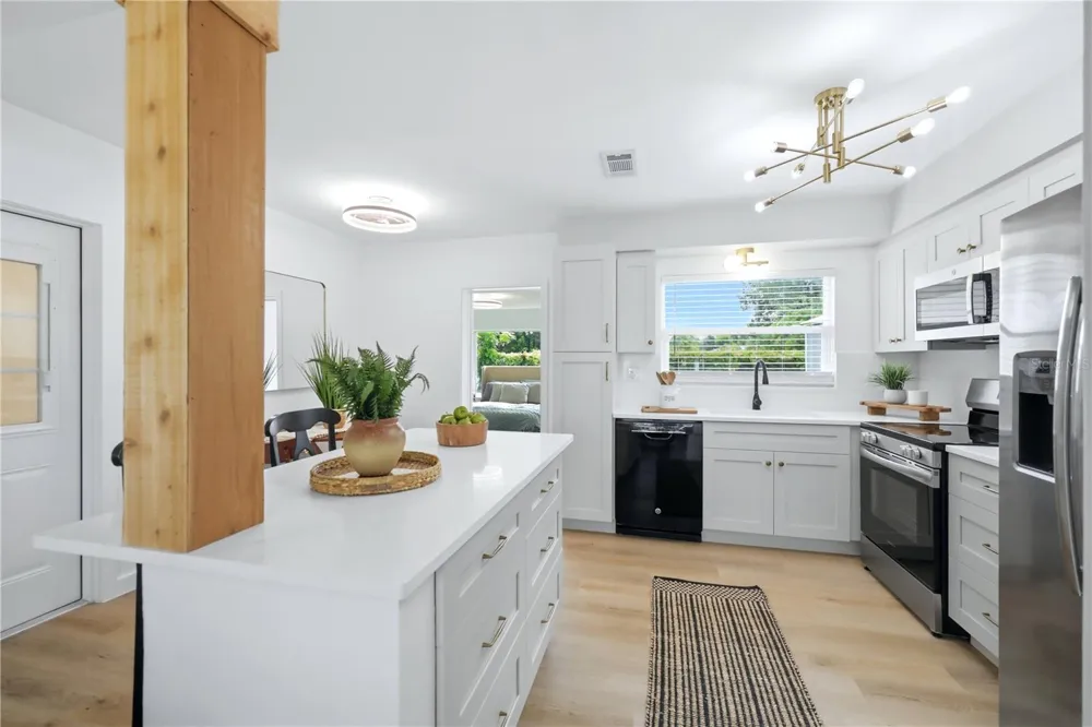 6103 CARLTON AVENUE Sarasota, FL 34231