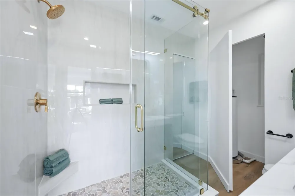 6103 CARLTON AVENUE Sarasota, FL 34231