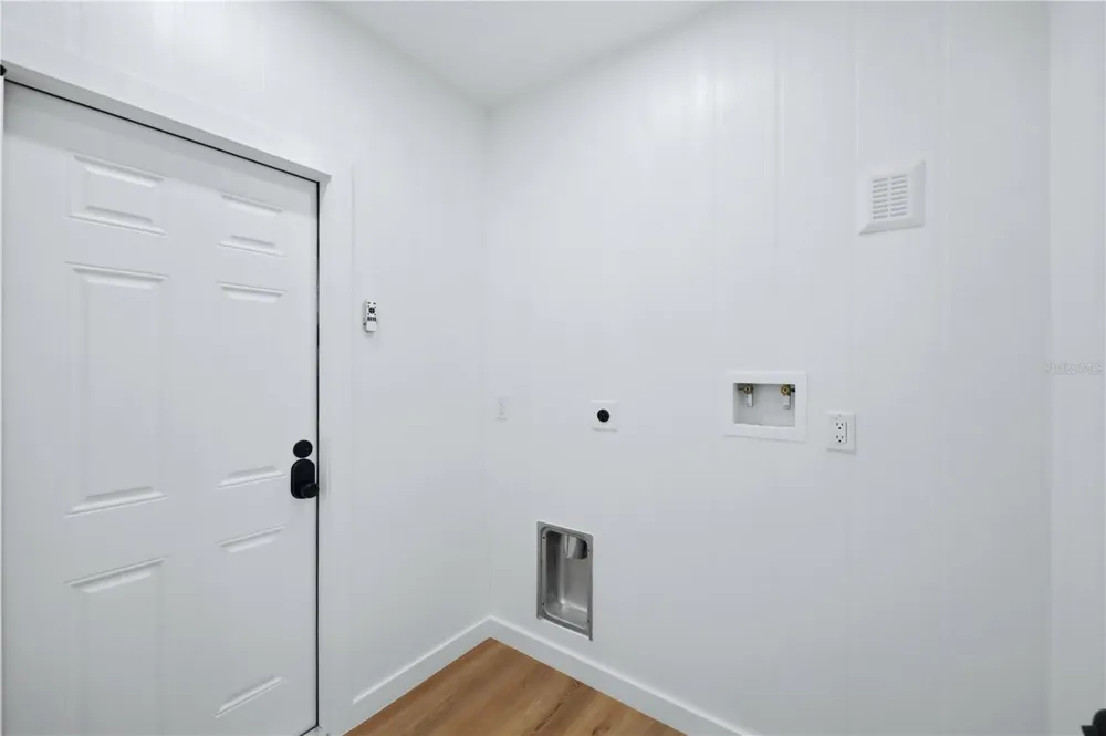 6103 CARLTON AVENUE Sarasota, FL 34231