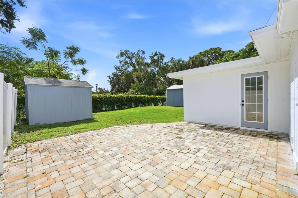 6103 CARLTON AVENUE Sarasota, FL 34231