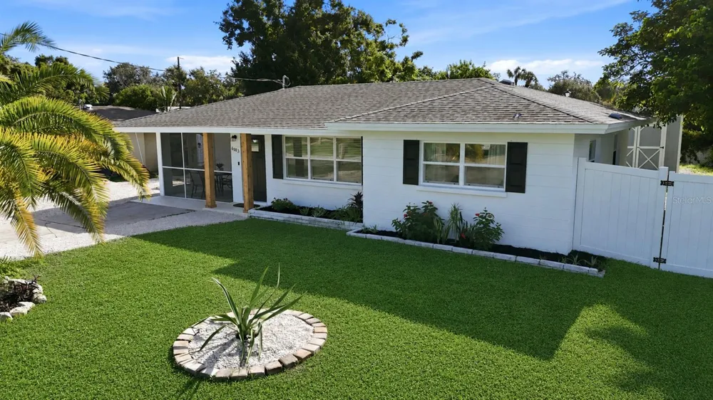 6103 CARLTON AVENUE Sarasota, FL 34231