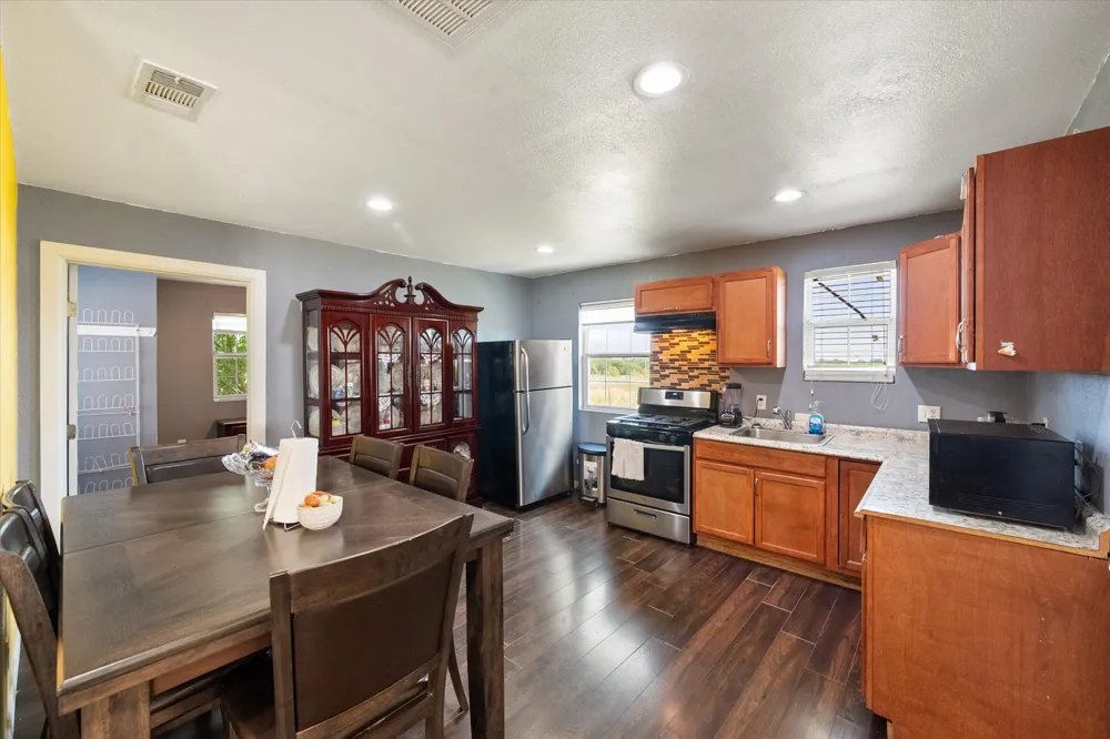 8057 Wilson Ranch Road Barry, TX 75102