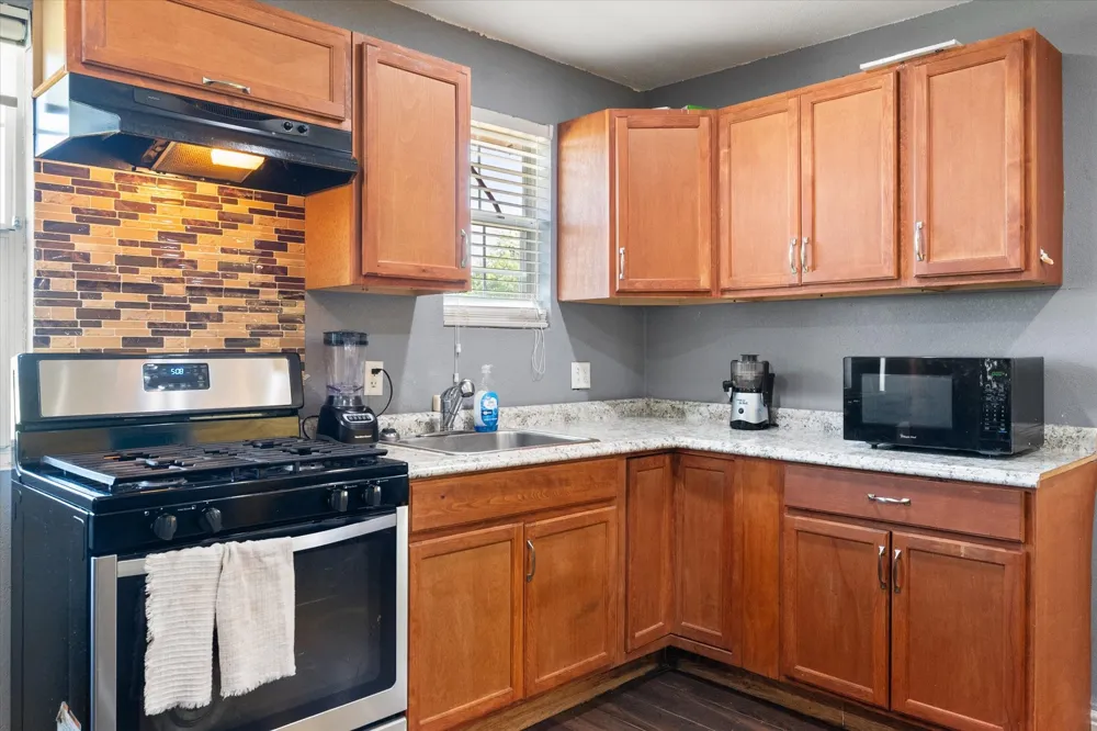 8057 Wilson Ranch Road Barry, TX 75102