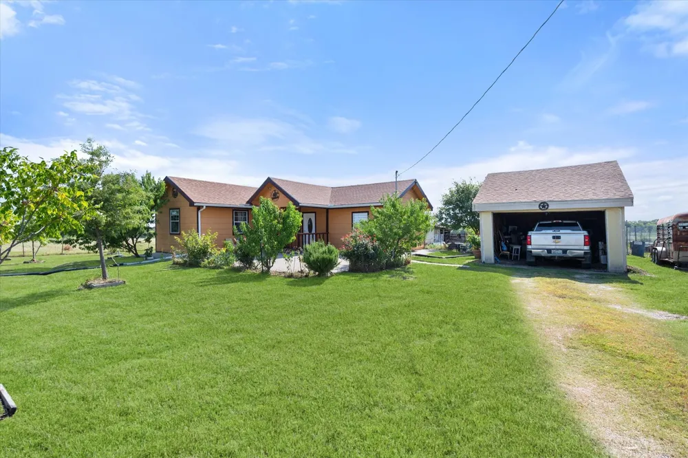 8057 Wilson Ranch Road Barry, TX 75102