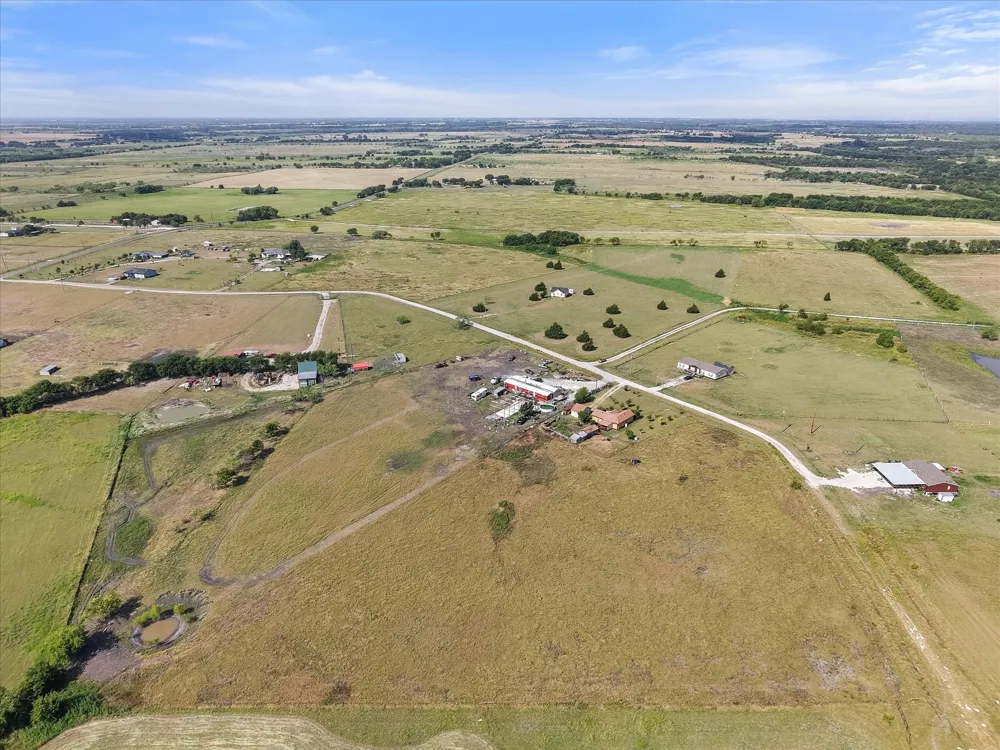 8057 Wilson Ranch Road Barry, TX 75102