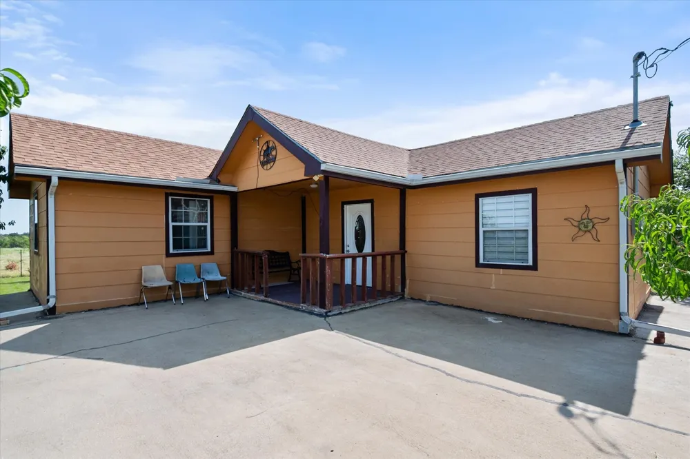 8057 Wilson Ranch Road Barry, TX 75102