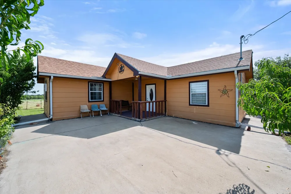 8057 Wilson Ranch Road Barry, TX 75102