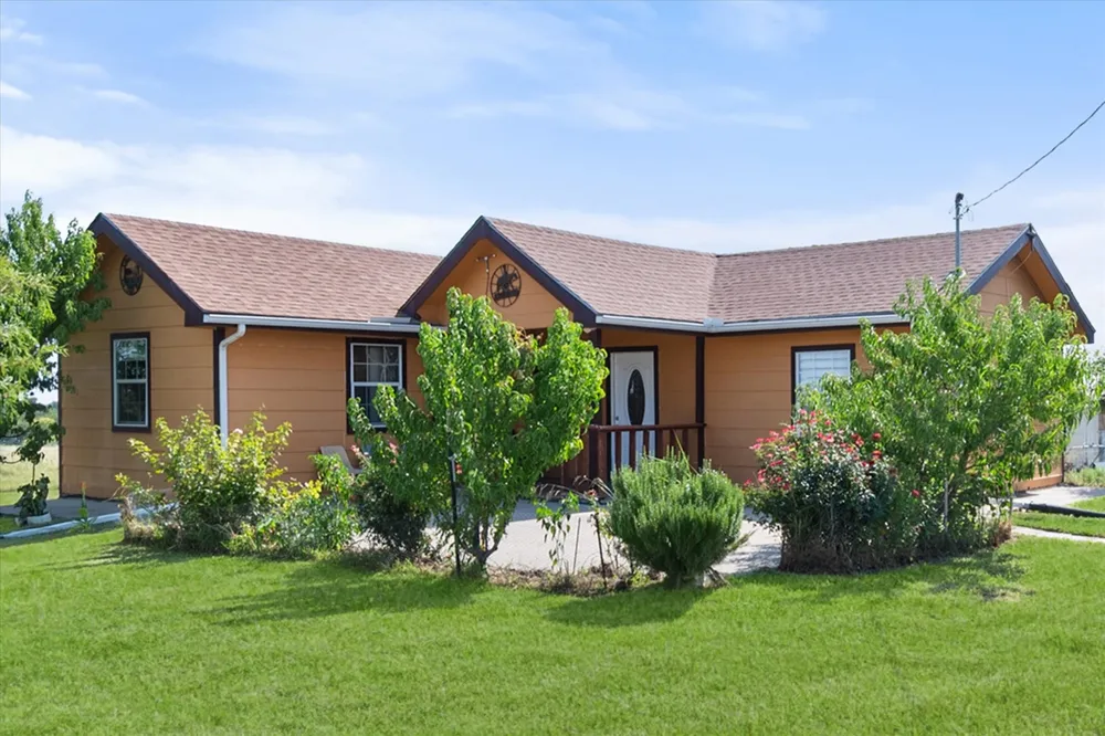 8057 Wilson Ranch Road Barry, TX 75102