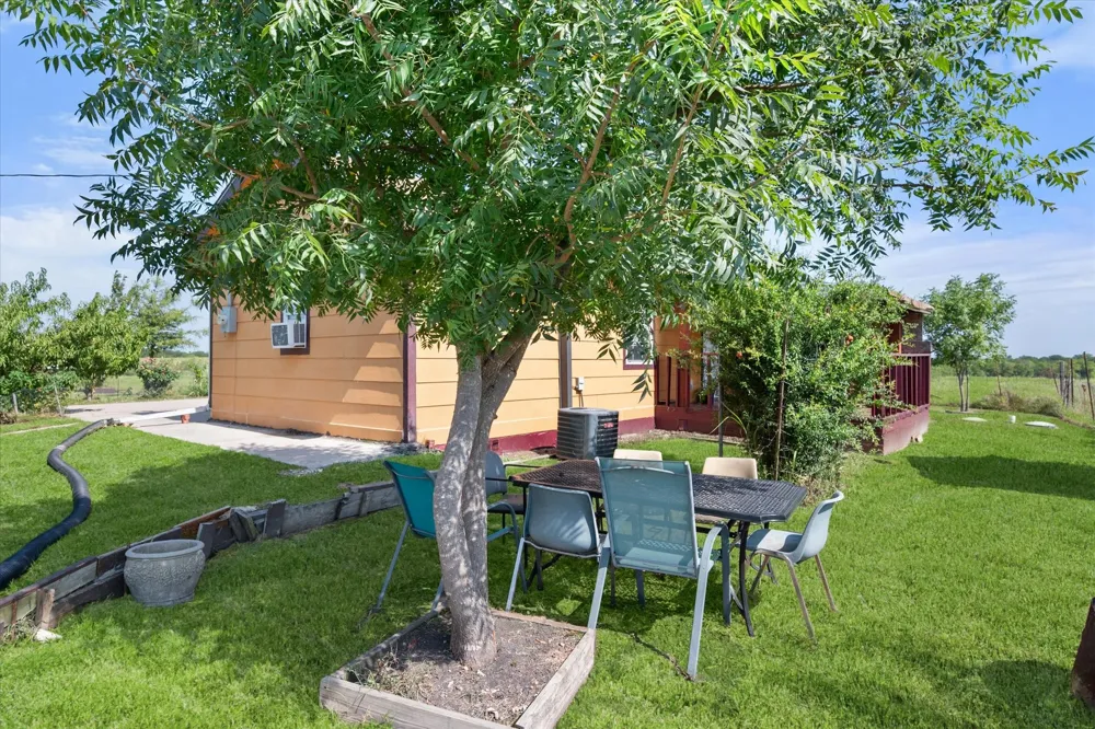 8057 Wilson Ranch Road Barry, TX 75102