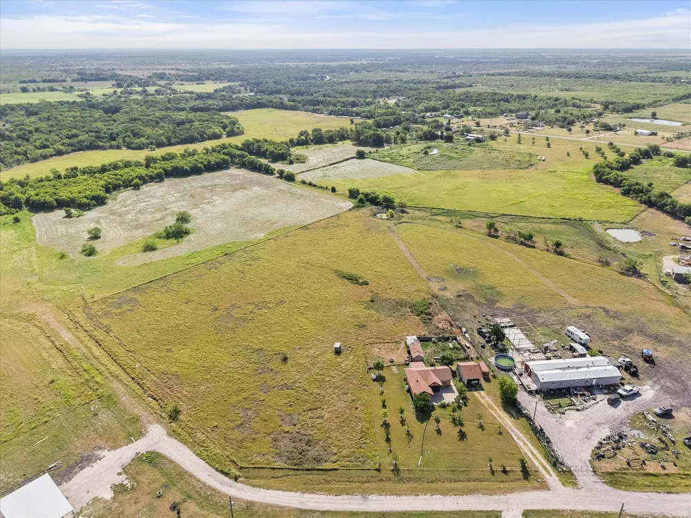 8057 Wilson Ranch Road Barry, TX 75102