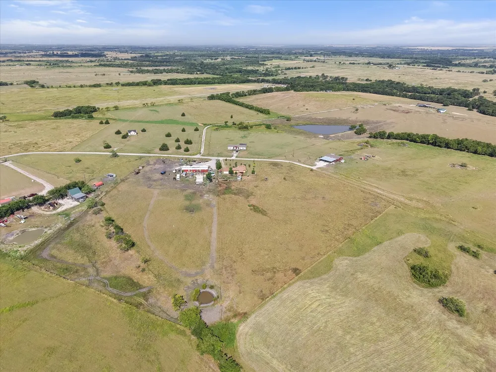 8057 Wilson Ranch Road Barry, TX 75102