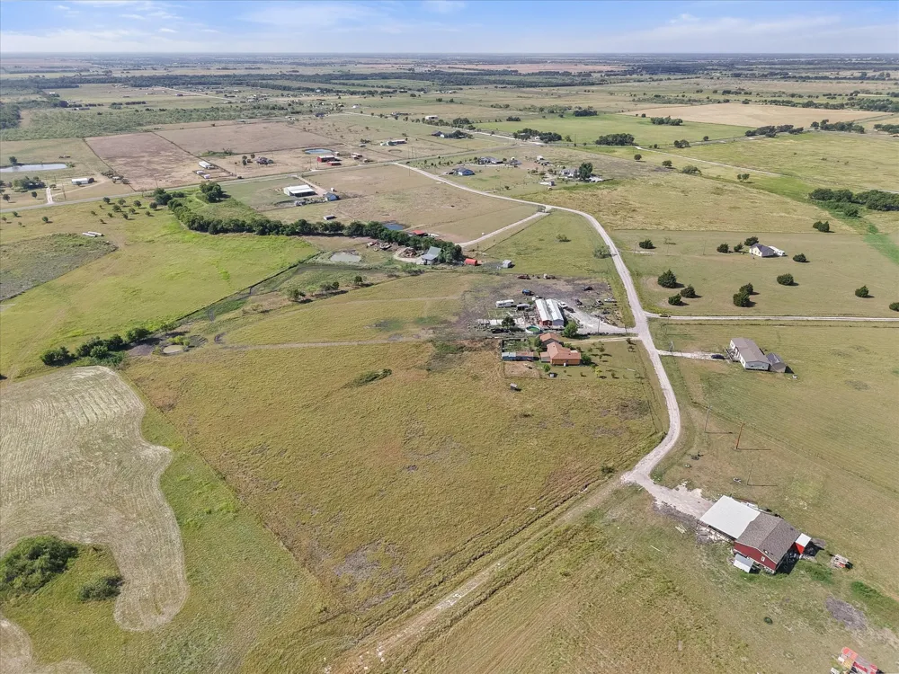 8057 Wilson Ranch Road Barry, TX 75102