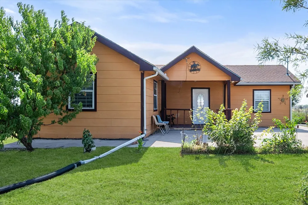 8057 Wilson Ranch Road Barry, TX 75102