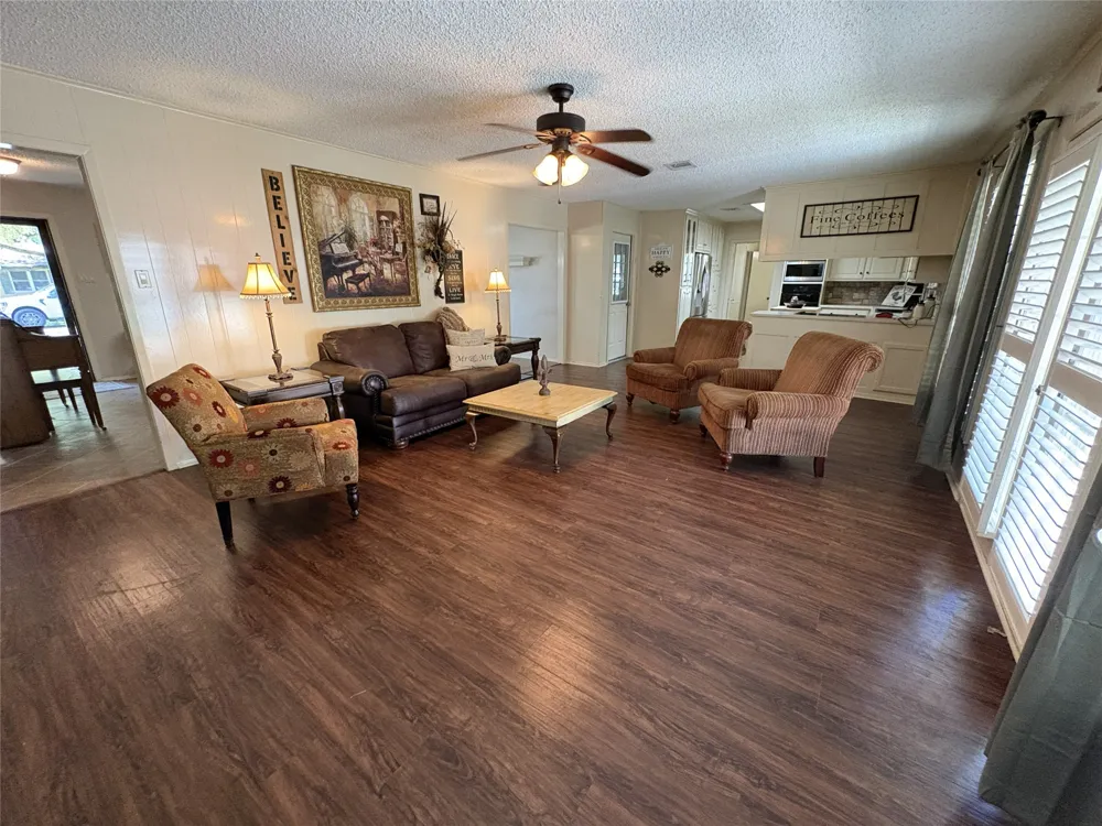 807 W Elizabeth Drive Robinson, TX 76706