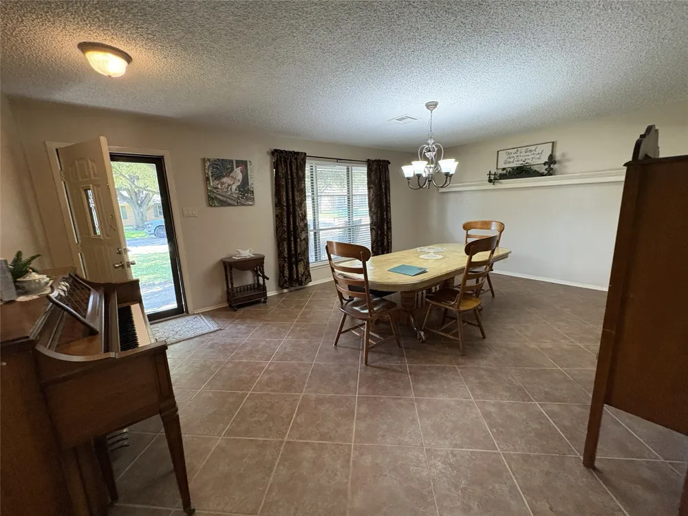 807 W Elizabeth Drive Robinson, TX 76706