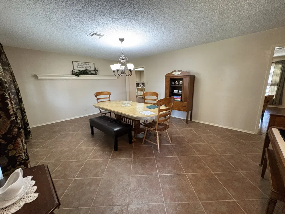 807 W Elizabeth Drive Robinson, TX 76706