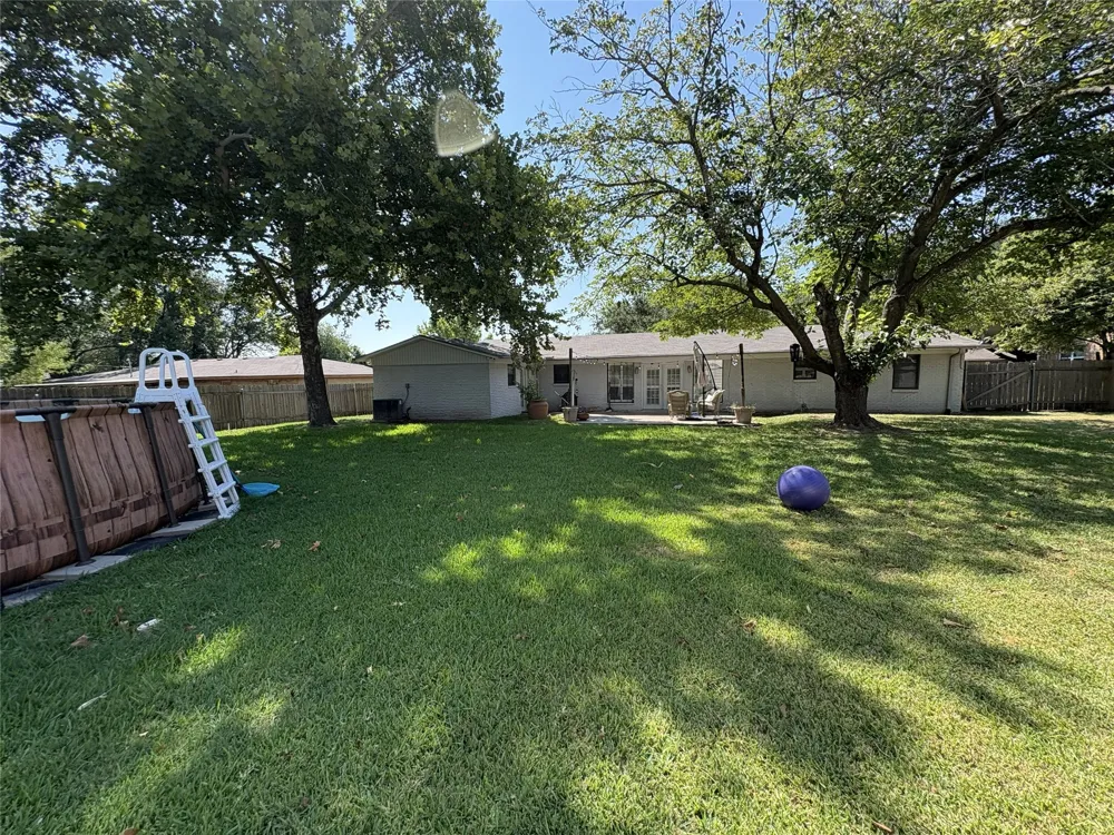 807 W Elizabeth Drive Robinson, TX 76706