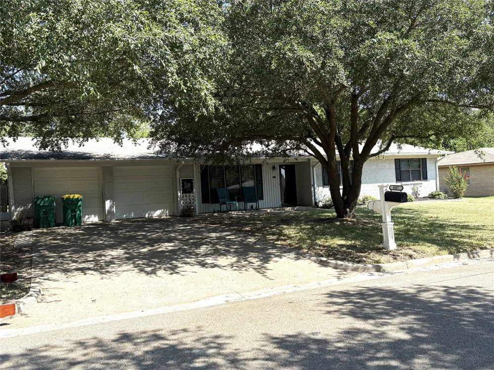 807 W Elizabeth Drive Robinson, TX 76706