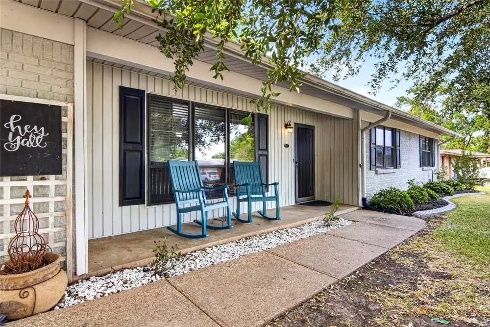 807 W Elizabeth Drive Robinson, TX 76706