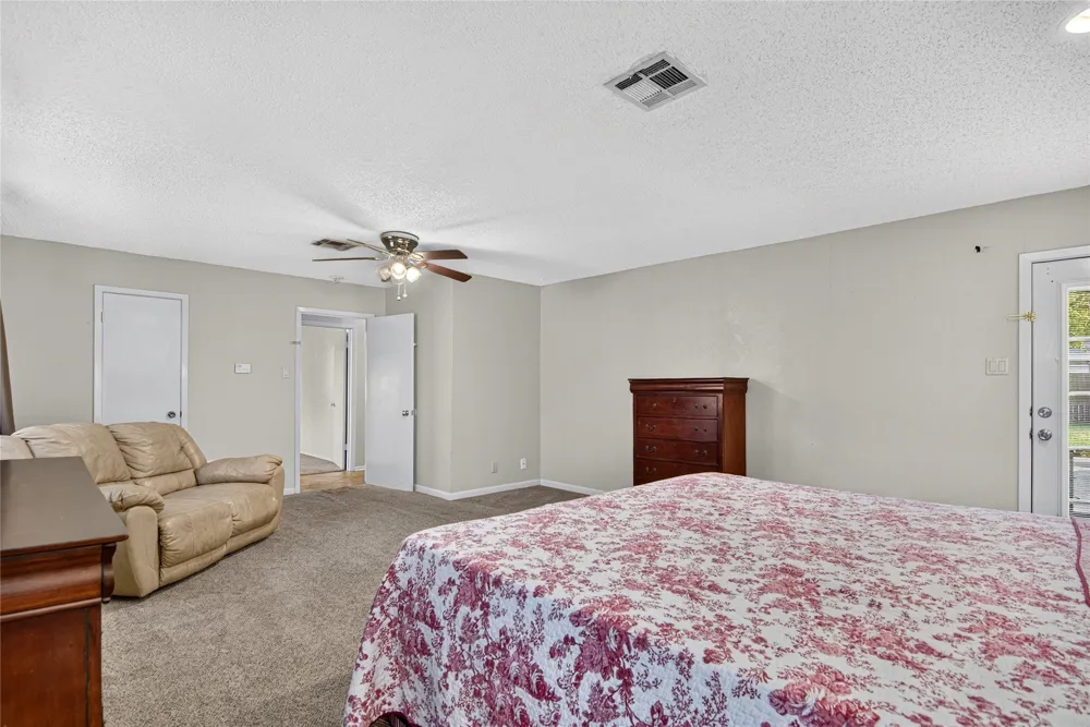 807 W Elizabeth Drive Robinson, TX 76706
