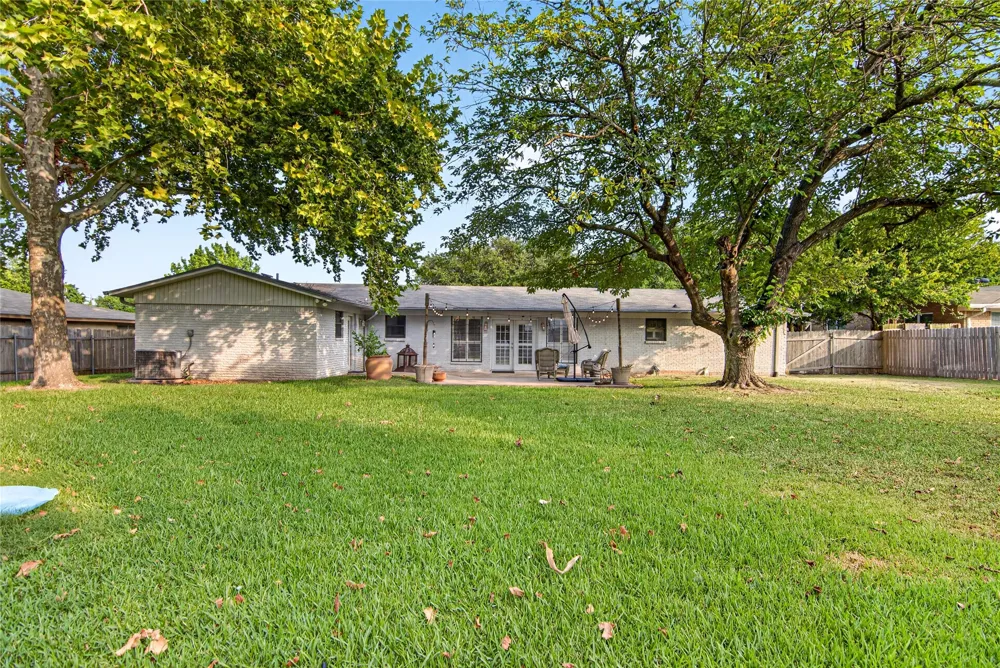 807 W Elizabeth Drive Robinson, TX 76706