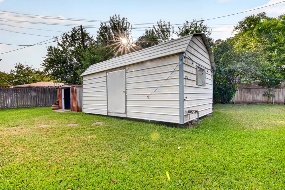 807 W Elizabeth Drive Robinson, TX 76706