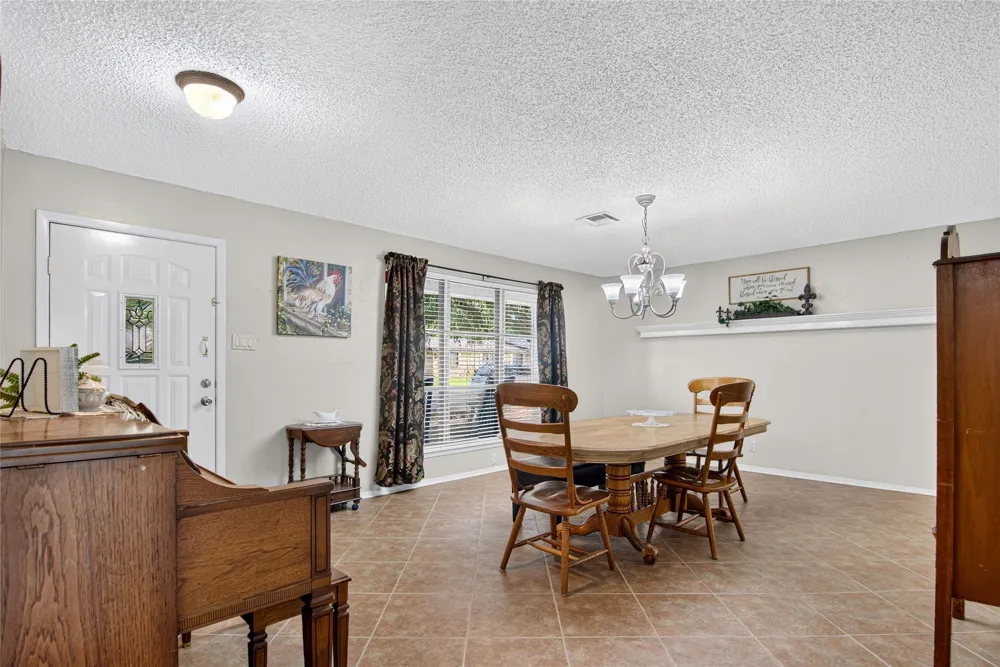 807 W Elizabeth Drive Robinson, TX 76706