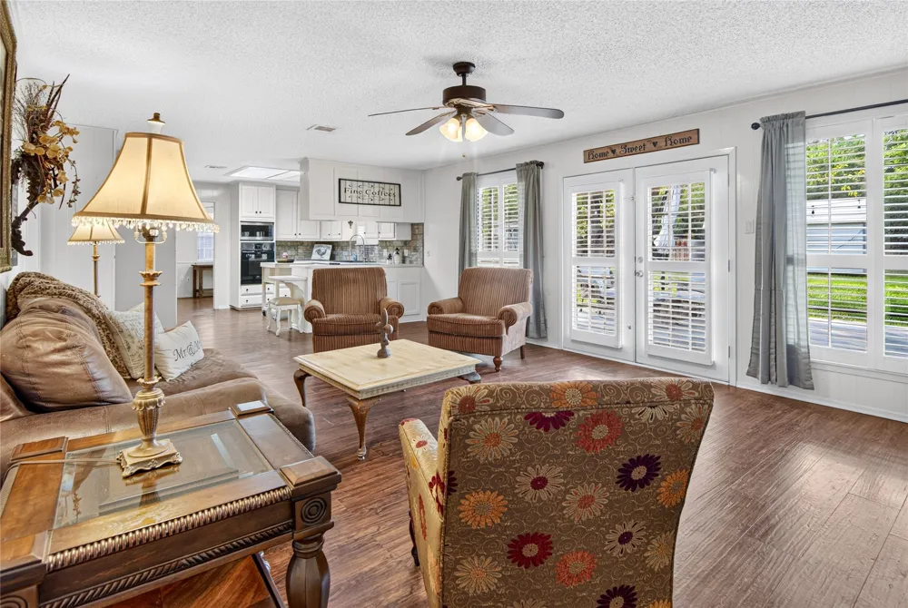 807 W Elizabeth Drive Robinson, TX 76706