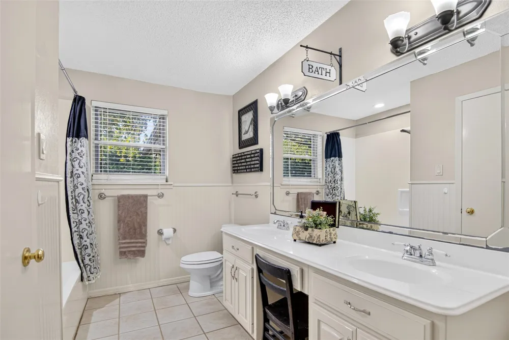 807 W Elizabeth Drive Robinson, TX 76706