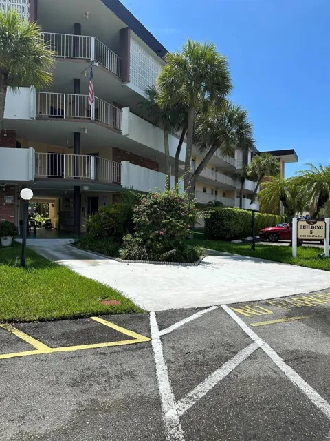 2900 NW 47TH TERRACE #105B