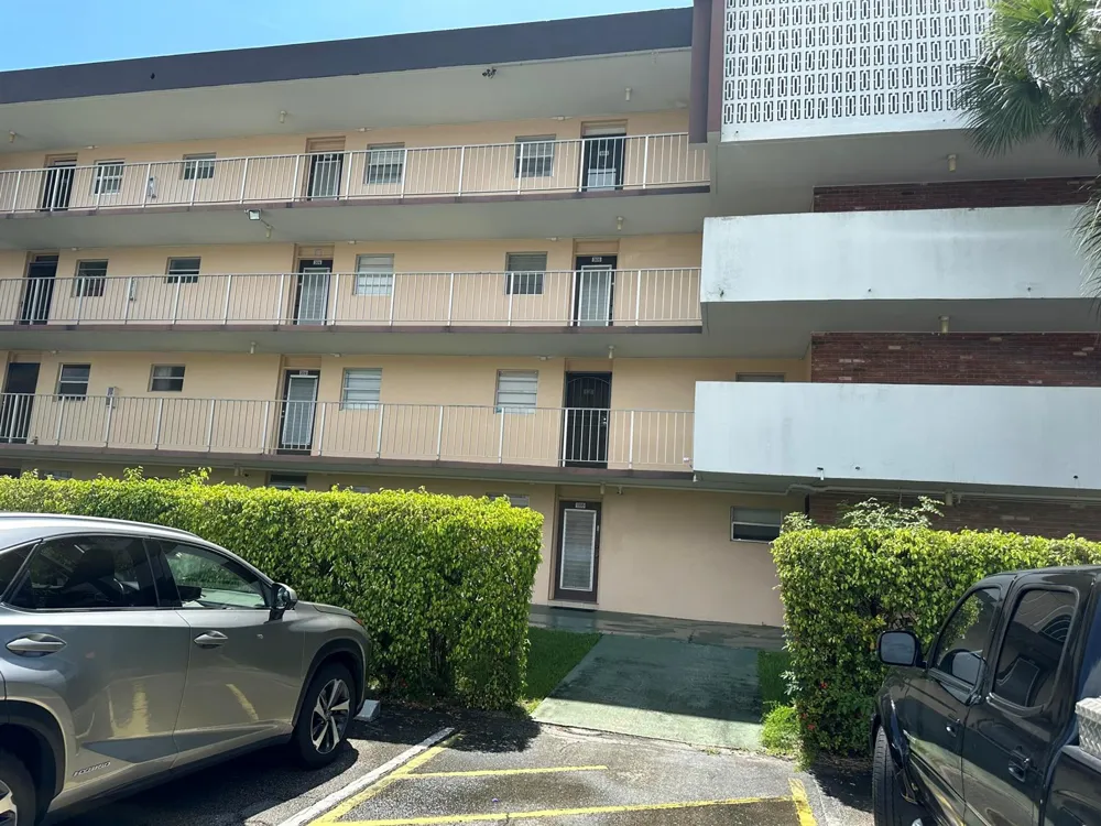 2900 NW 47TH TERRACE #105B Lauderdale Lakes, FL 33313
