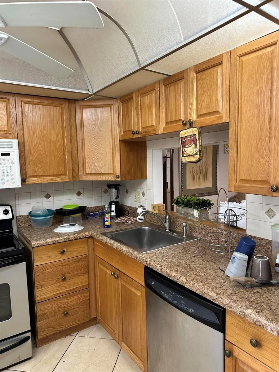 2900 NW 47TH TERRACE #105B Lauderdale Lakes, FL 33313