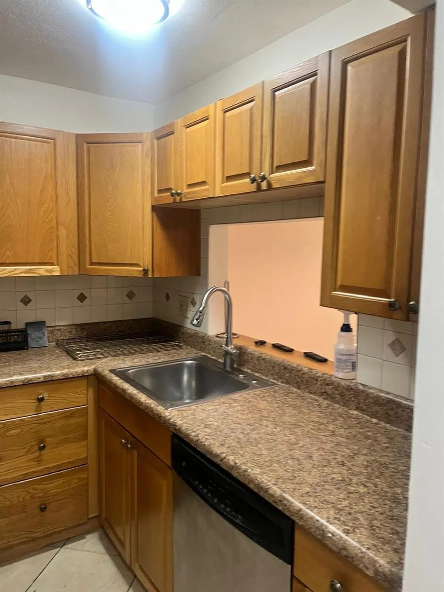 2900 NW 47TH TERRACE #105B Lauderdale Lakes, FL 33313