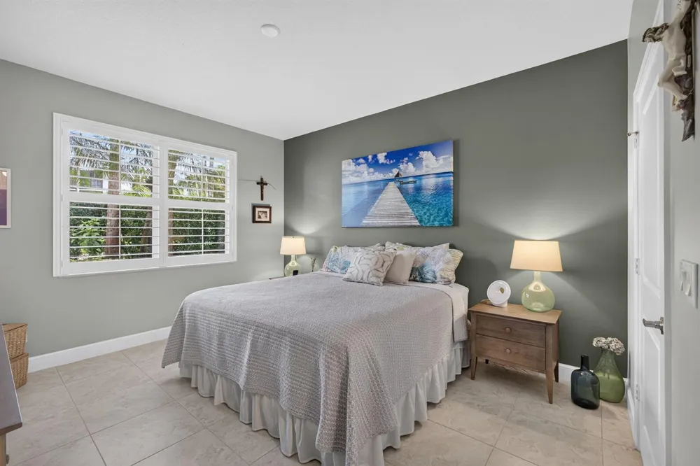 1013 BAY COLONY DRIVE S Juno Beach, FL 33408
